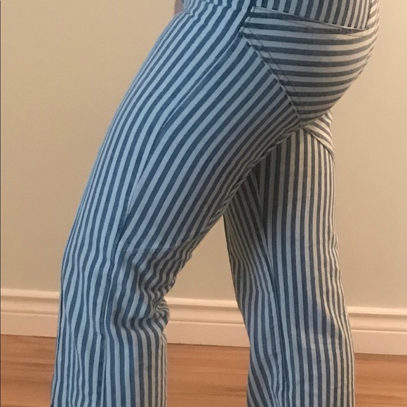 Pin striped flared denim jeans with booty star - Picture 5 of 6